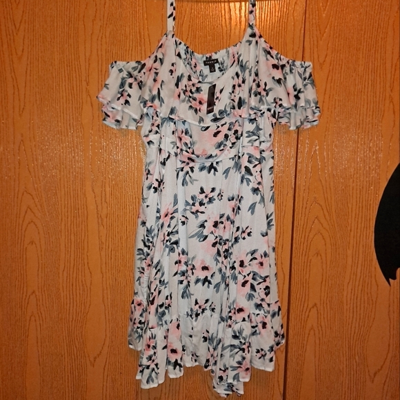 NWT Torrid Cold-Shoulder Dress sz 4X - Picture 1 of 7